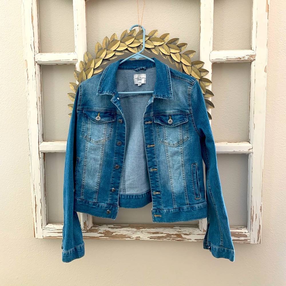 Love Tree stretch Denim Jacket size Large